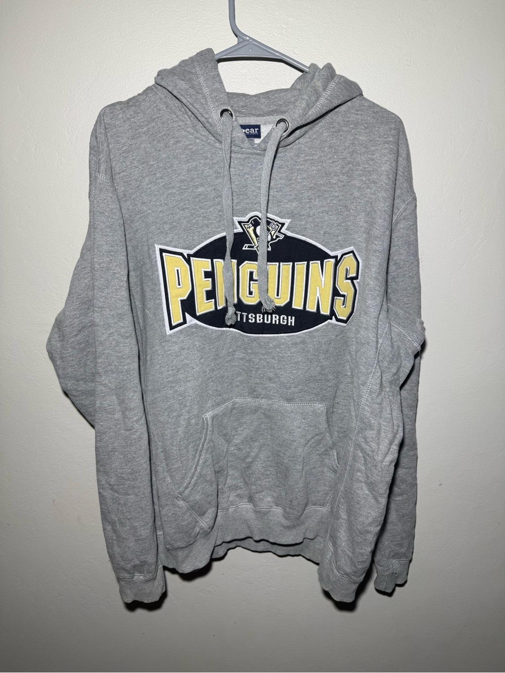 Gear For Sports Gray and Yellow Penguins Crewneck Hoodie